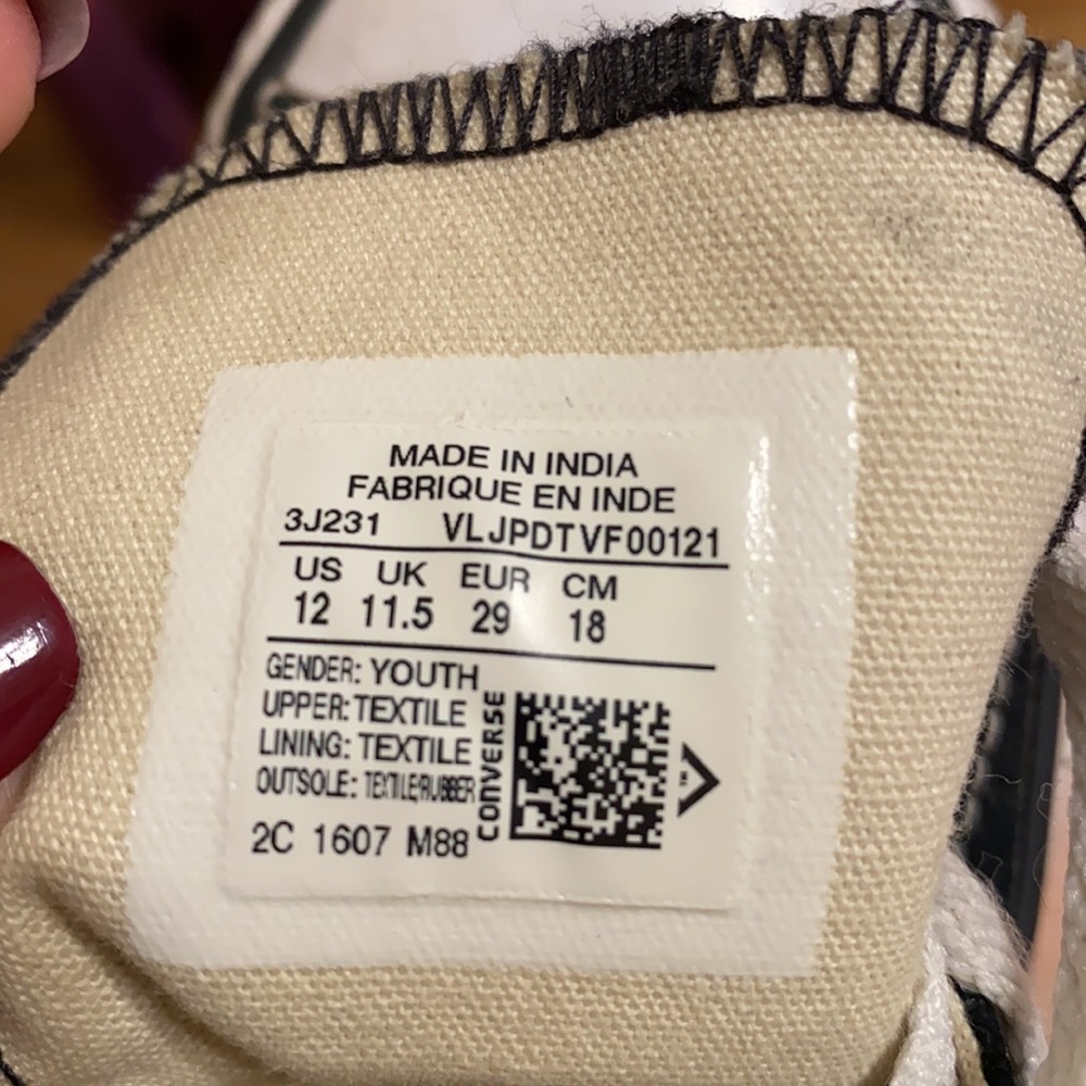 converse - Picture 2 of 2